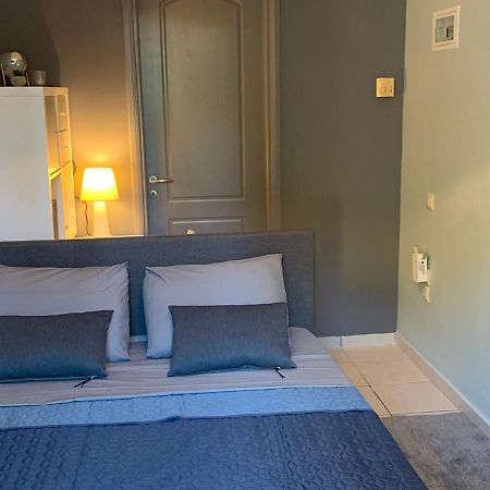 Confidential Apartment, Prime Location Athena Bagian luar foto