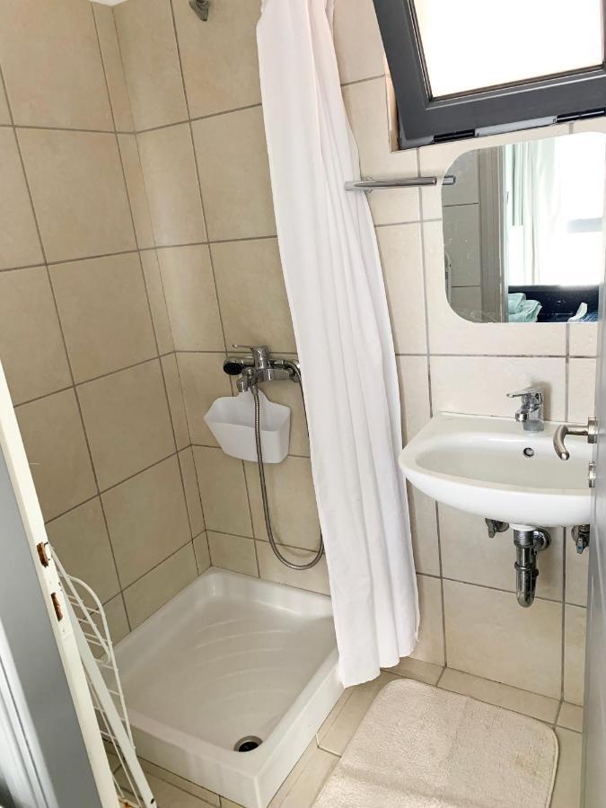 Confidential Apartment, Prime Location Athena Bagian luar foto