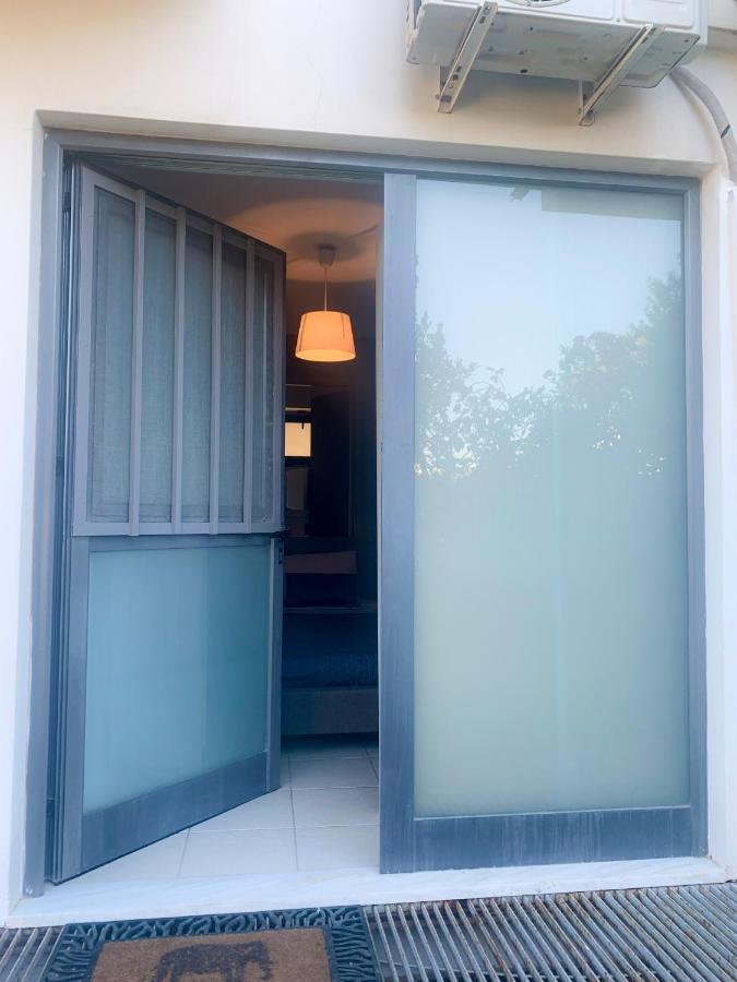Confidential Apartment, Prime Location Athena Bagian luar foto