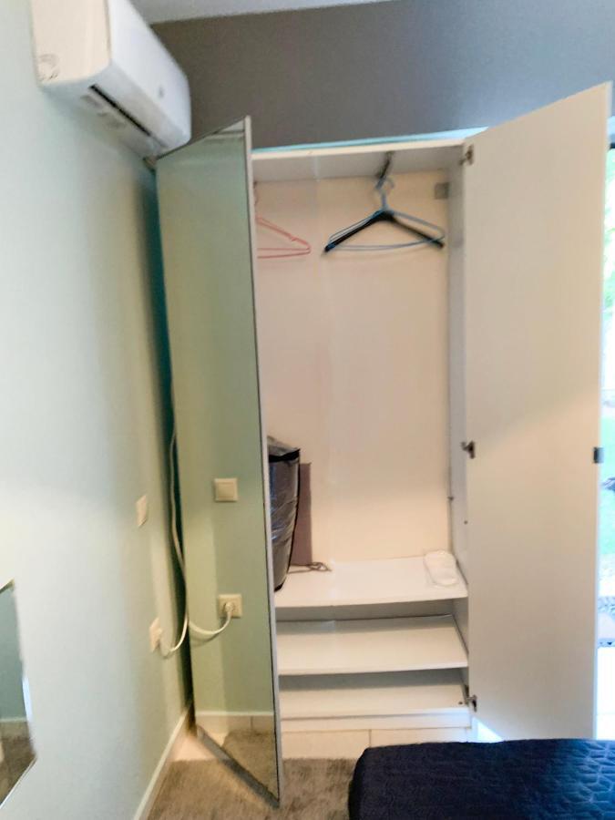 Confidential Apartment, Prime Location Athena Bagian luar foto
