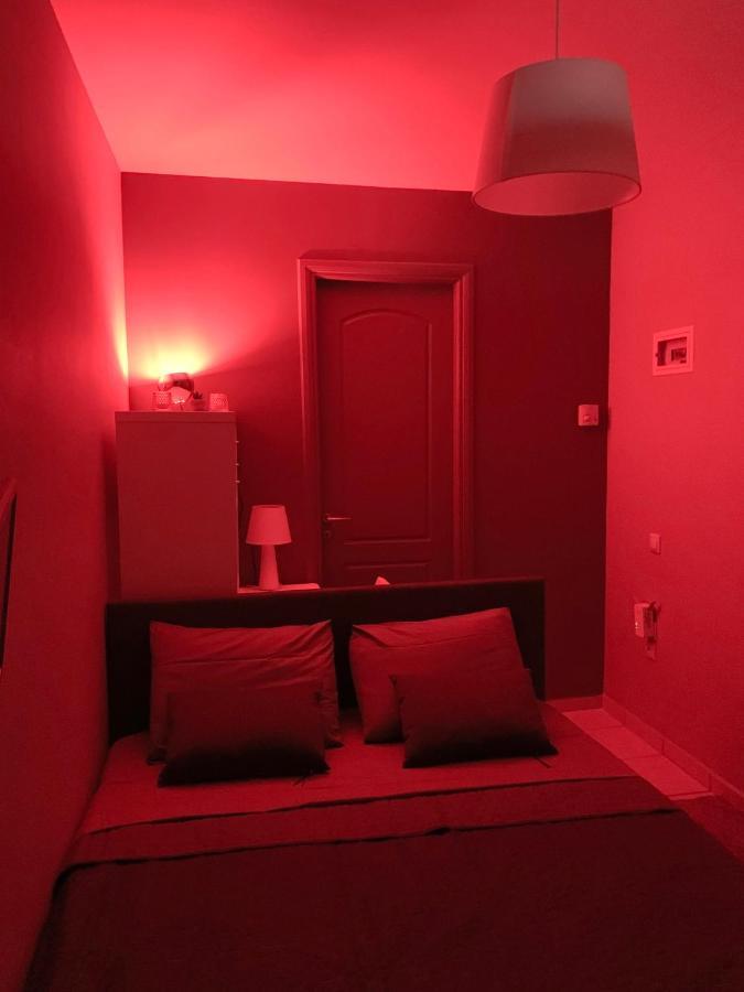 Confidential Apartment, Prime Location Athena Bagian luar foto